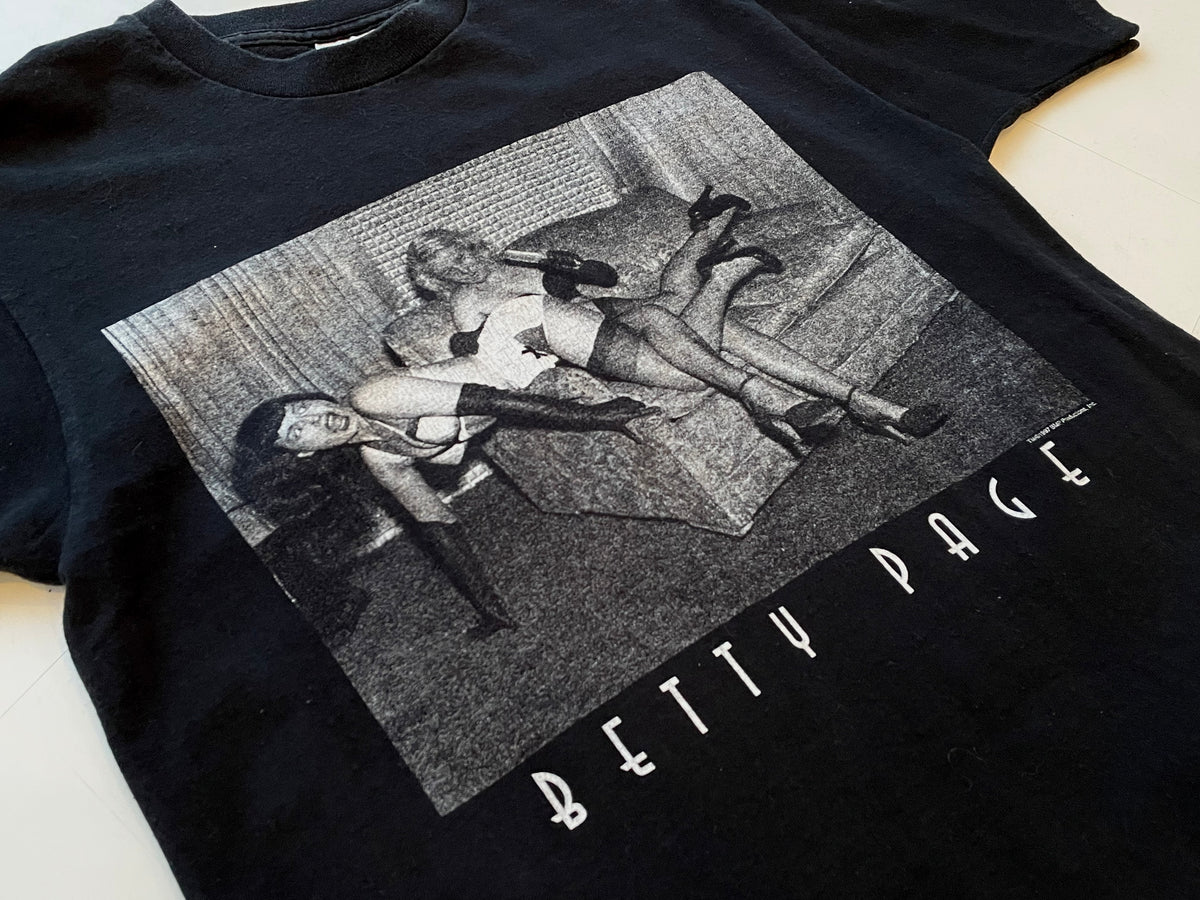 90s Vintage BETTY PAGE Photo T-shirt Black – NO BURCANCY