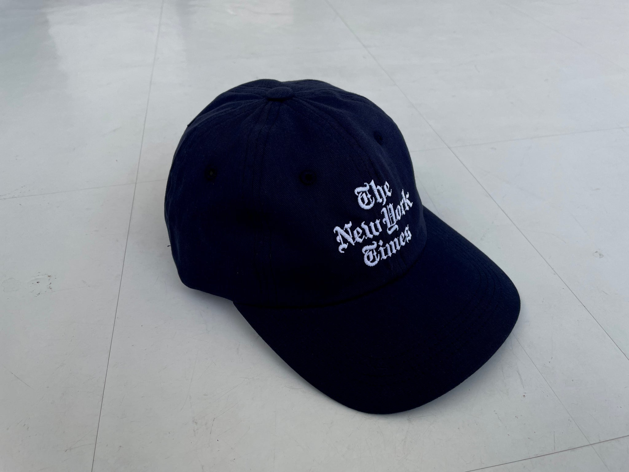 The New York times キャップ ネイビー 新品未使用 New The NewYork Times 6 Panel Cap Navy – NO BURCANCY