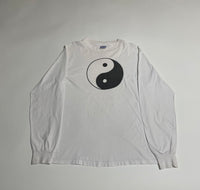 90s vintage “yin yang” L/S Tshirt L